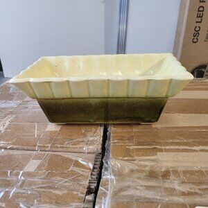 Hull USA F2 Green Planter GOOD CONDITION SEE PICTURES BIN C